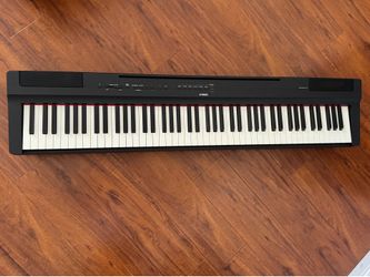 Yamaha P-125 Digital Piano - Excellent Condition - Includes Stand & Bench