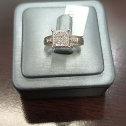 Ladies Engagement Ring.925 Silver Size 6.5 With Pave Diamond Chips 