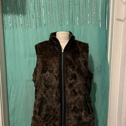 Woman’s Faux Fur Brown Vest