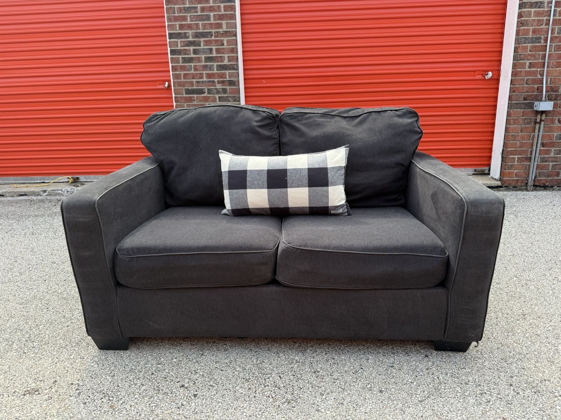 Ashley Furniture - Gray Lovesest! ***Free CurbSide Delivery***