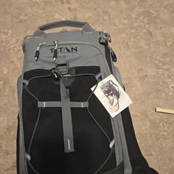 Titan by Arctic Zone Bagpack cooler Gray