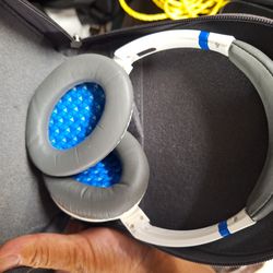 Bose Soundtrue Around The Ear Headphones 