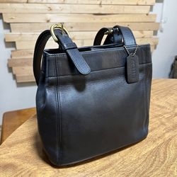 Coach Vintage Black Leather Magnetic Closure gold Brass Hardware Shoulder Bag