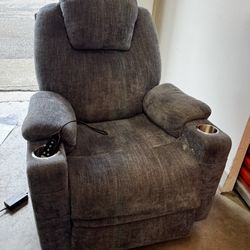 Lift Chair, Recliner W/Massage + Heat, Cupholders + Charging Works Perfectly