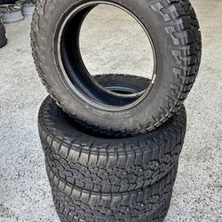 265/70/16 Falken vendo un set de llantas usadas excelente condiciones de vida las 4 ✅🤩I am selling a set of used tires, all 4 in excellent living con