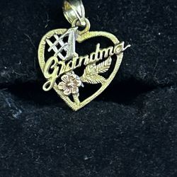 14k 3 COLOR GOLD GRANDMA PENDANT 