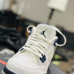 Air Jordan 4 Midnight Navy 