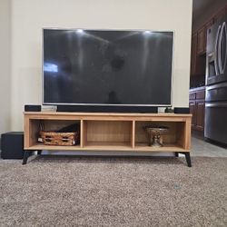 Media Center, Modern TV Stand Wooden Excellent Condition 
