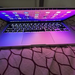 Apple Mac Book Pro Great Condition 