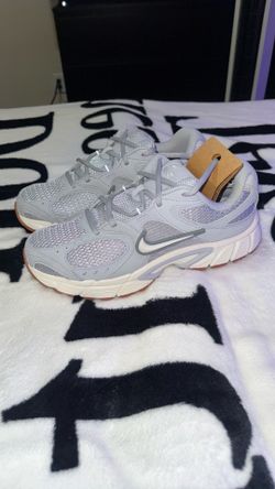 Nike V5 Rnr size 10 womens and 8.5 mens