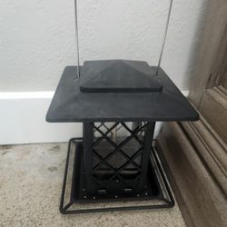  Bird Feeders for Outdoors, Metal Bird Feeder, Wild Bird Feeders for Cardinal, 2.4LBS Capacity,18cm Large Roof, Lantern Style, Black