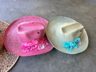 Beautiful summer hats. Almost brand new 👍. $15/all4.