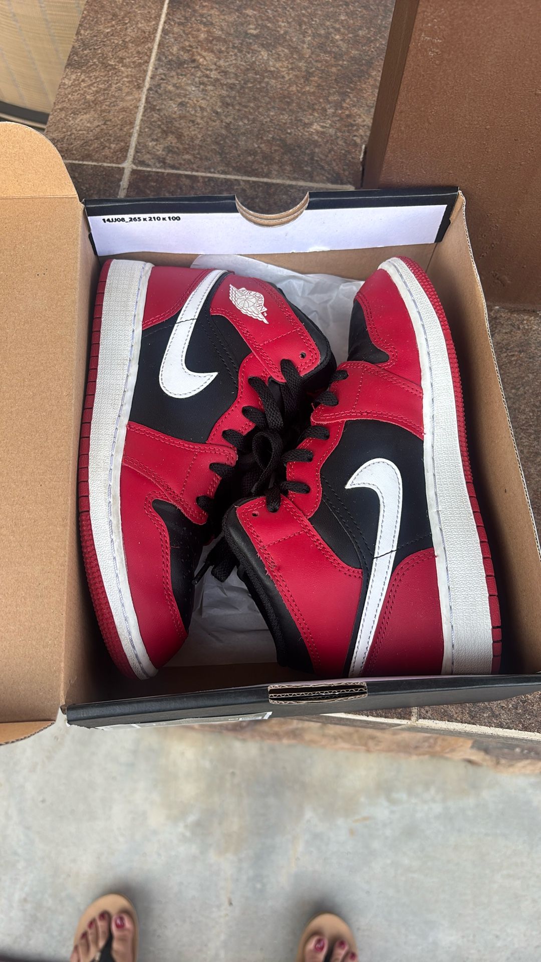 Kids Nike 4.5y Jordan 1