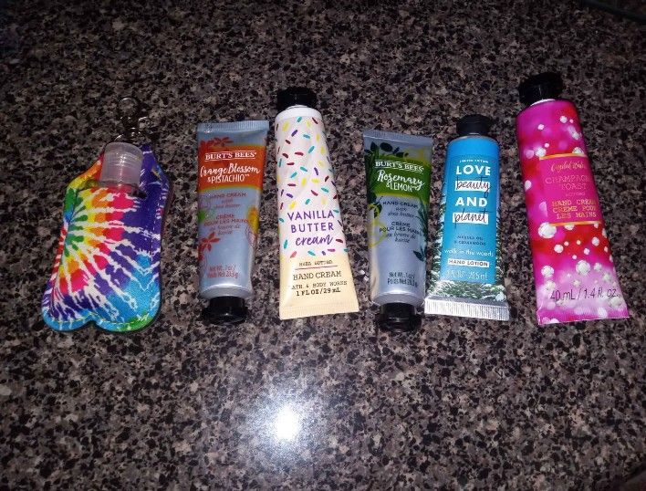 Lotions And Hand Sanitizer Holder/Clip