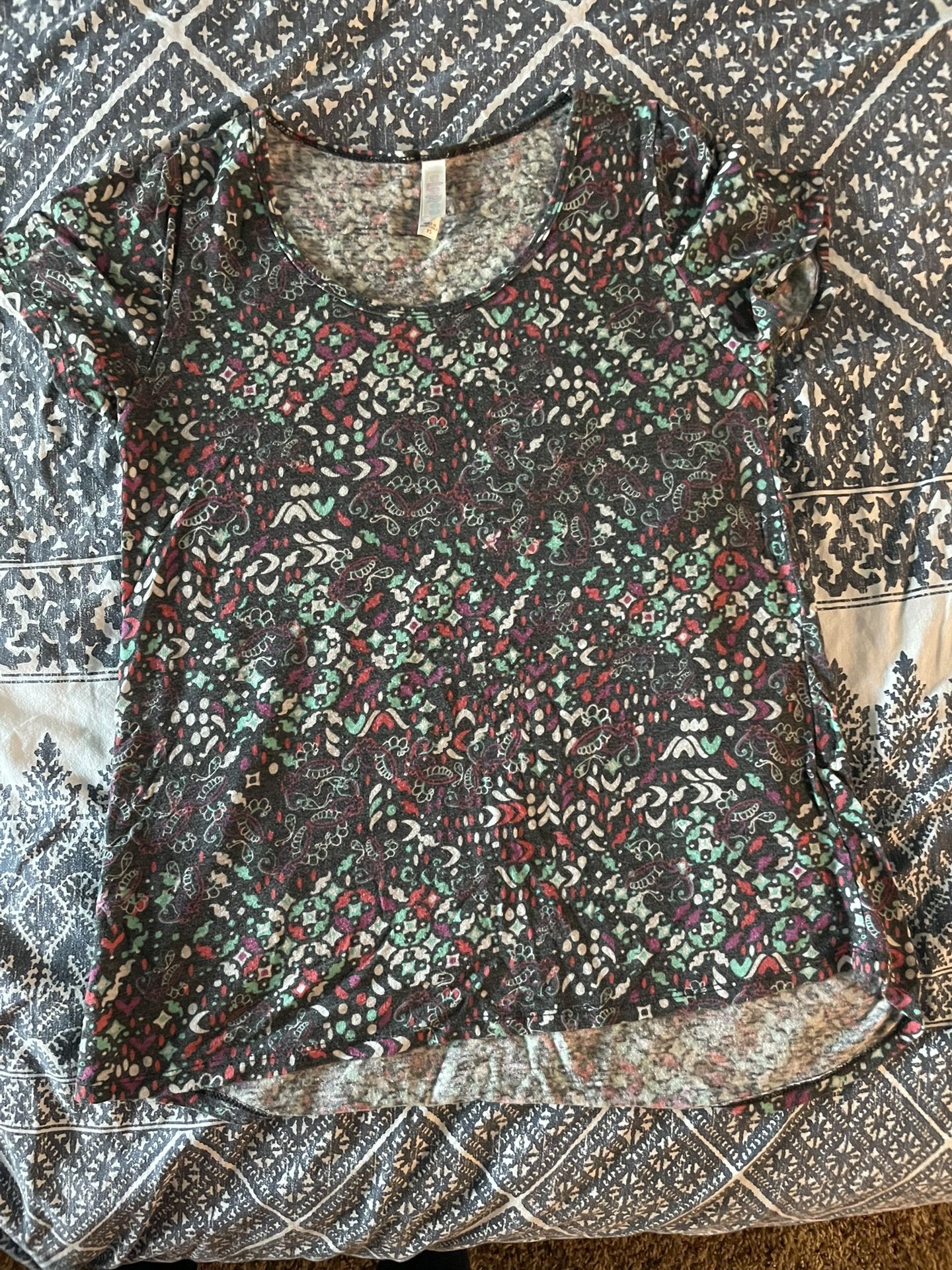 Lularoe xs shirt