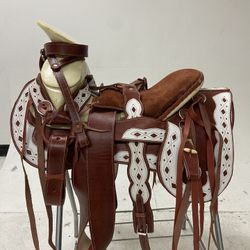 Nueva Montura Charra De Cuero Con Vistas Y Cantinas Desmontables 