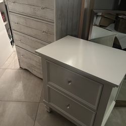 Farmhouse Dresser & Nightstand Set
