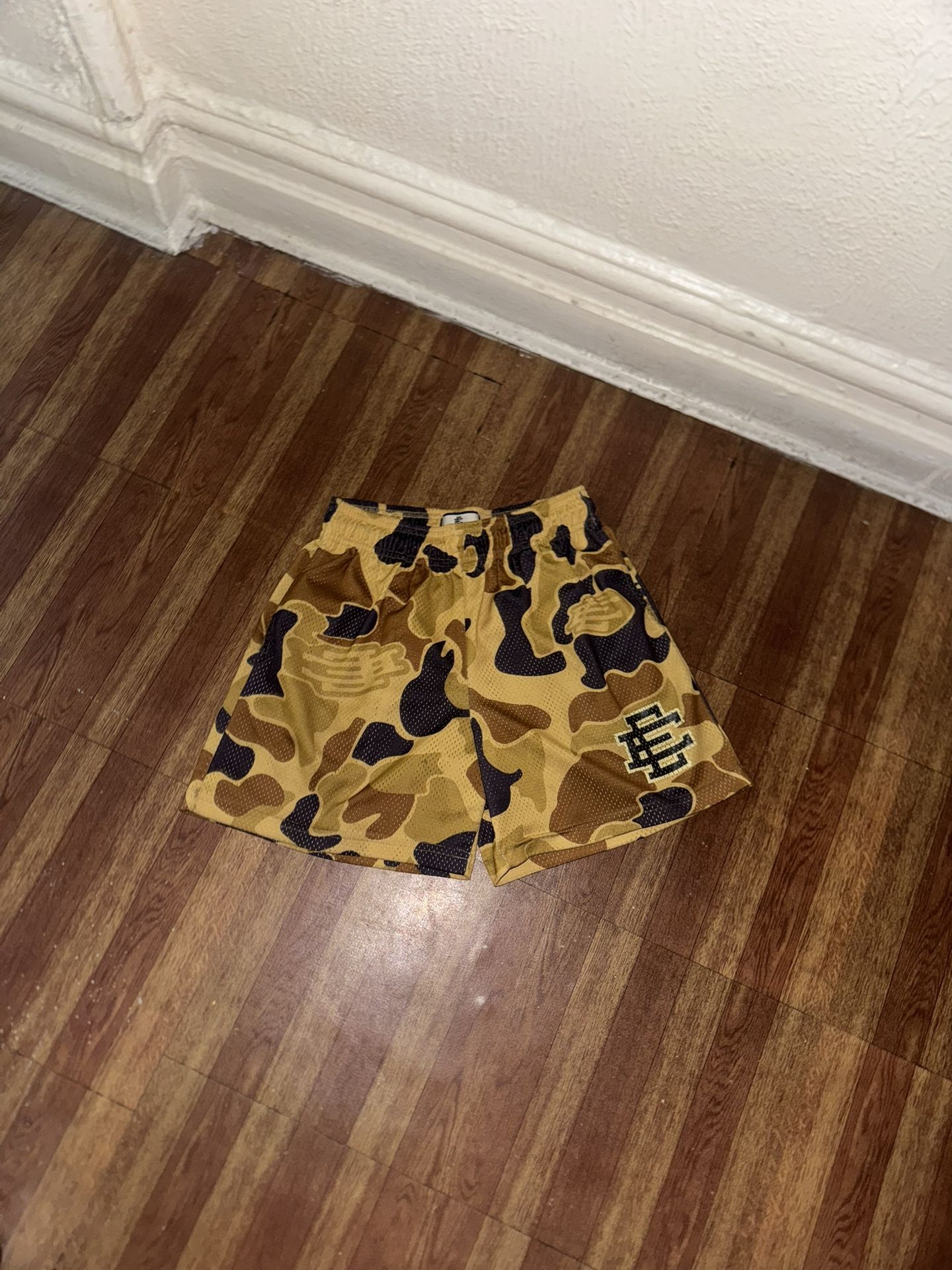 EE Shorts