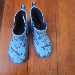 Size 9/10  Kids Rain Boots Galoshes/ botas de agua 