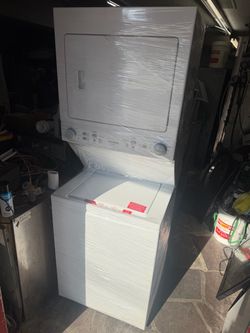 Frigidaire 27” Stackable gas dryer