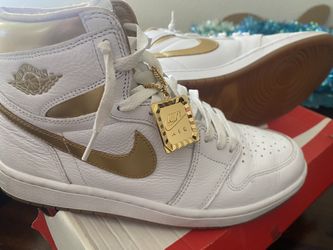Air Jordan 1 Retro High OG "Metallic Gold" sneakers 