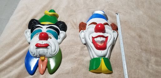 Clowns hanging wall decorations cute?