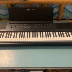 Electric Keyboard Like New