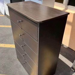 Five drawers dresser