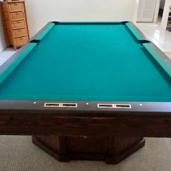 Free POOL TABLE w/accessories Brunswick / Billards