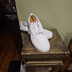 Pumas Men's Size 11