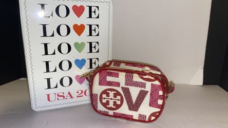 Tory Burch Love ❤️ cosmetics case