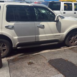 2003 Lincoln Aviator