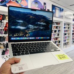 MacBook Air 13” M2 2022