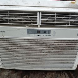$100 Today Frigidaire 10,000 BTU 110 Electric Window Air Conditioner Blows Cold