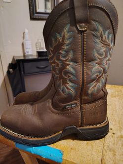 Women's still toe boots