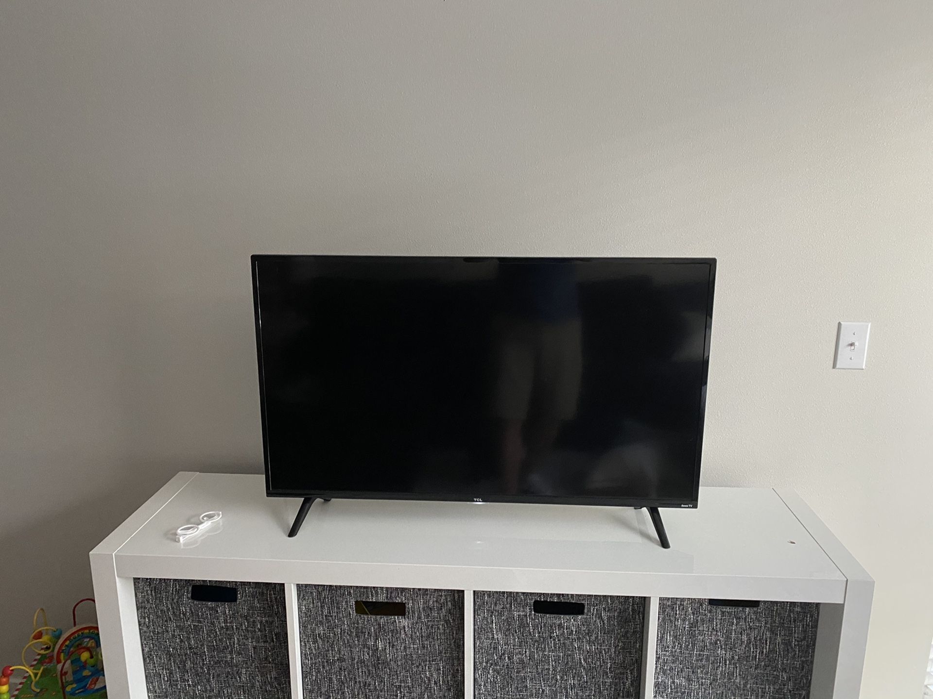 40in TCL Roku TV