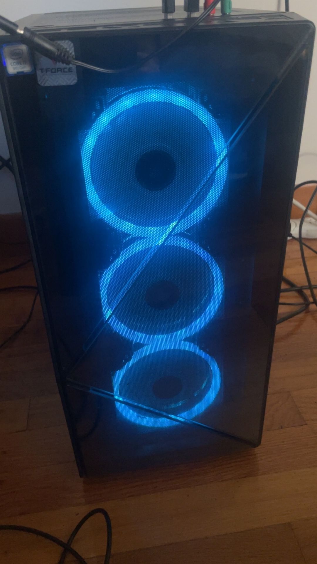 I7 9700f RTX 2070 Super 2tb Storage *WHOLE SETUP* (165hz) Onn.