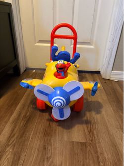 Elmo airplane