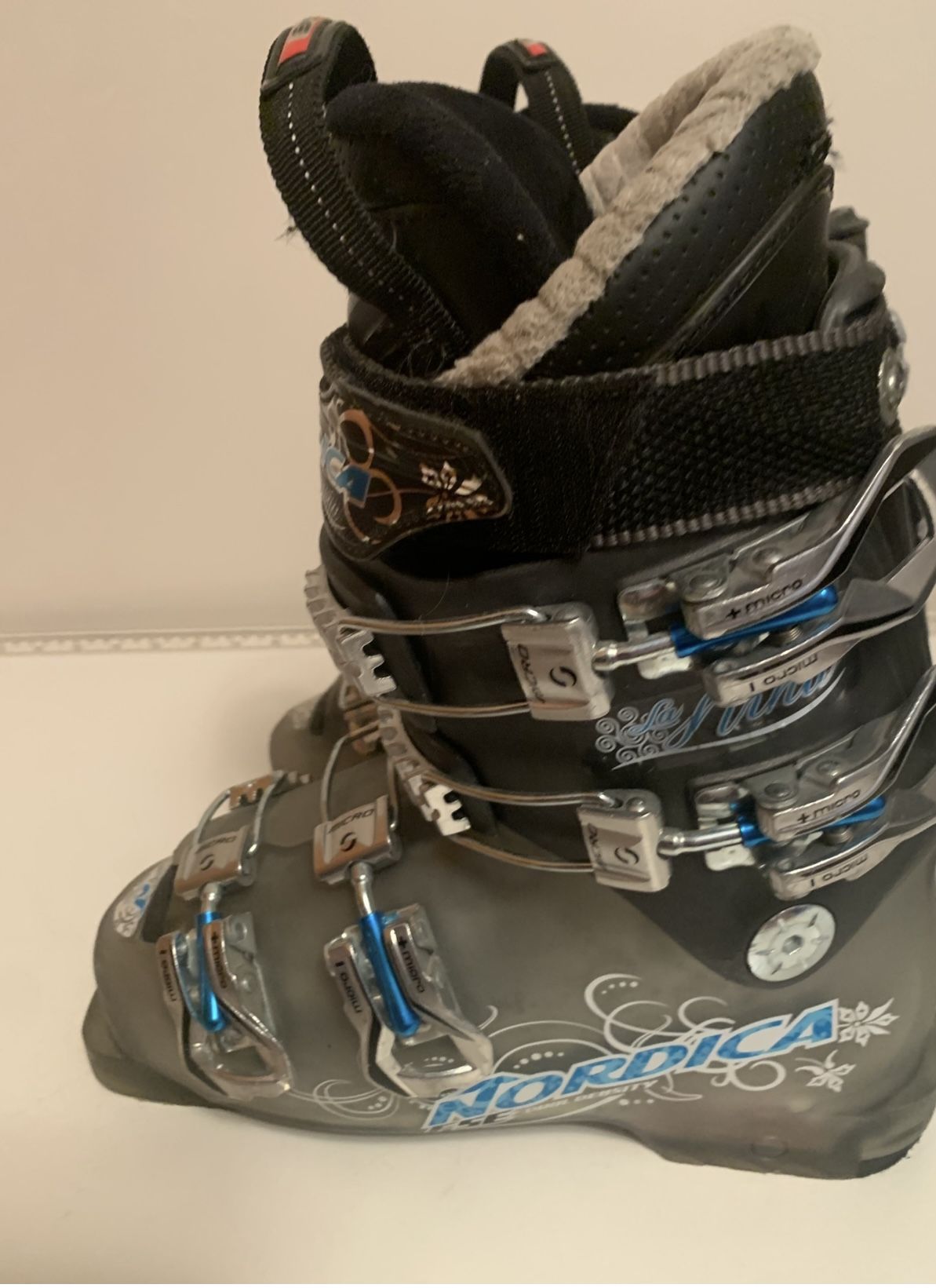 Nordica Ski Boots. Size 4-4.5