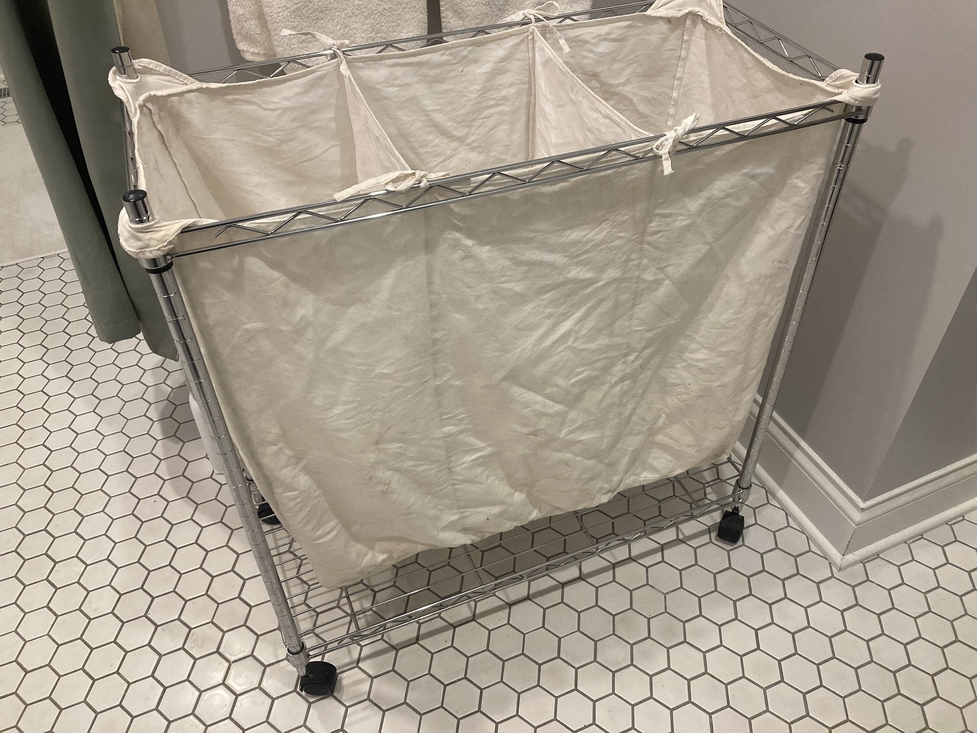 Metal Laundry/ Hamper Storage With Three Sections / Washable Bag