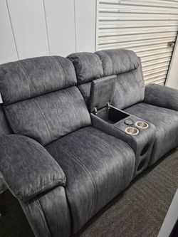 Modern Gray Reclining Sofas w/ Storage Console & Cup Holders - Excellent Condition
