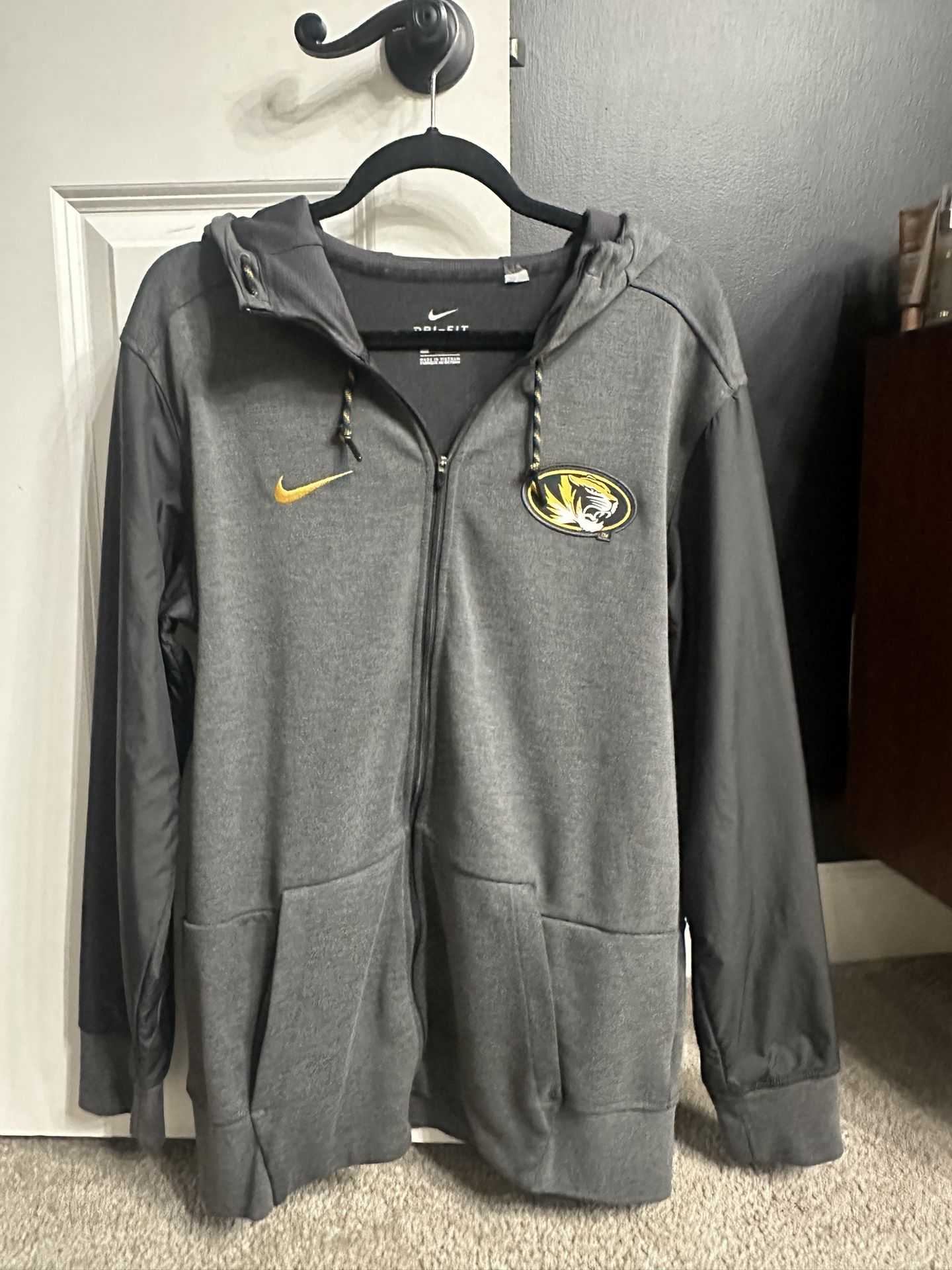 Nike Dri Fit University of Missouri Zip Up Hoodie Jacket❤️