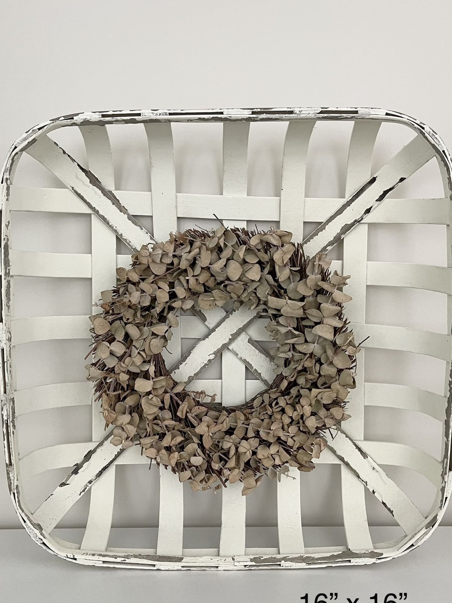 Home Decor - Farmhouse Style Basket With Faux Wreath 