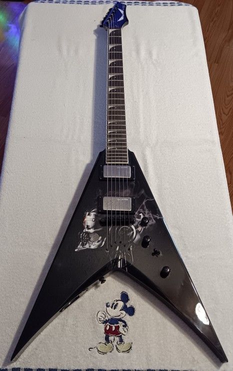 Dean Dave Mustaine VMNT - Vic Rattlehead/Black