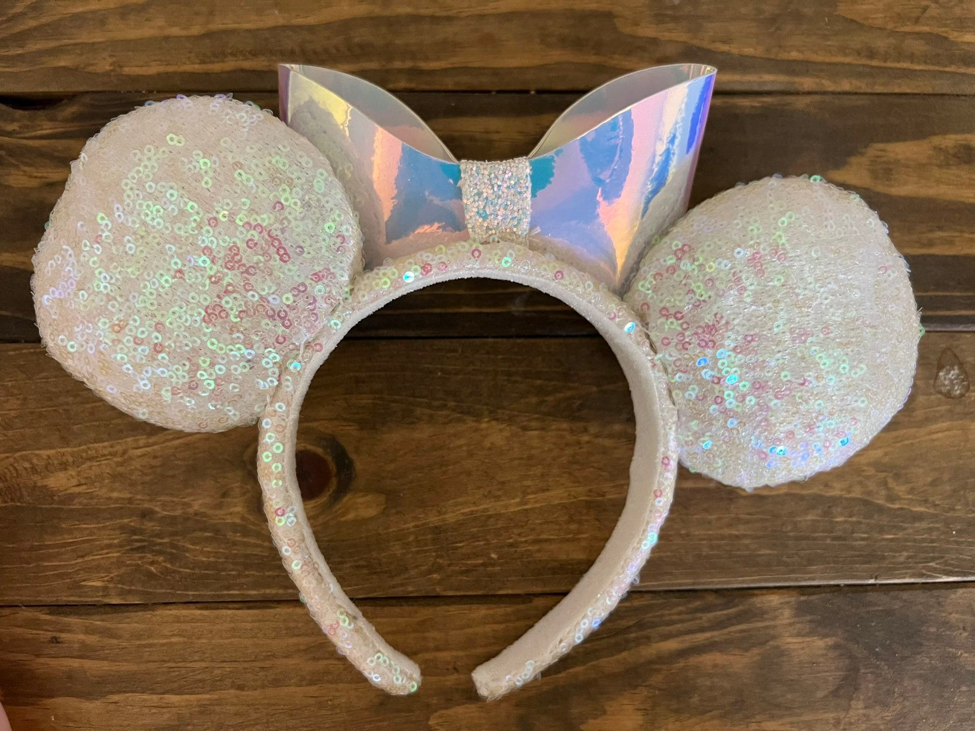Disney Minnie Mouse Ear Iridescent Bow