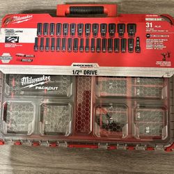 Milwaukee 1/2in (SAE & METRIC)31piece Impact Socket Packout Kit