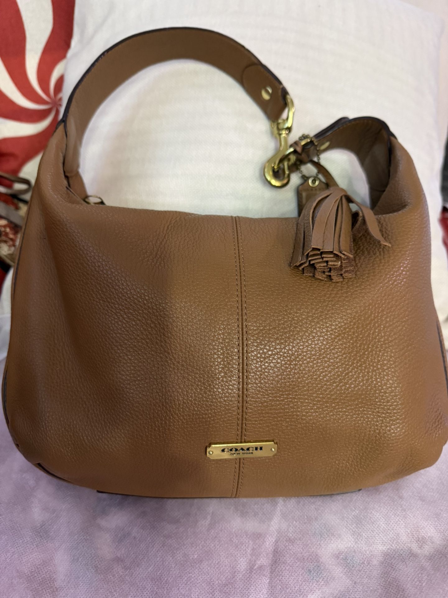 ππ Coach Avery hobo bagππ