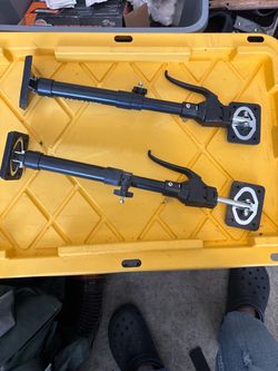 Adjustable cabinet jacks– Set of 2