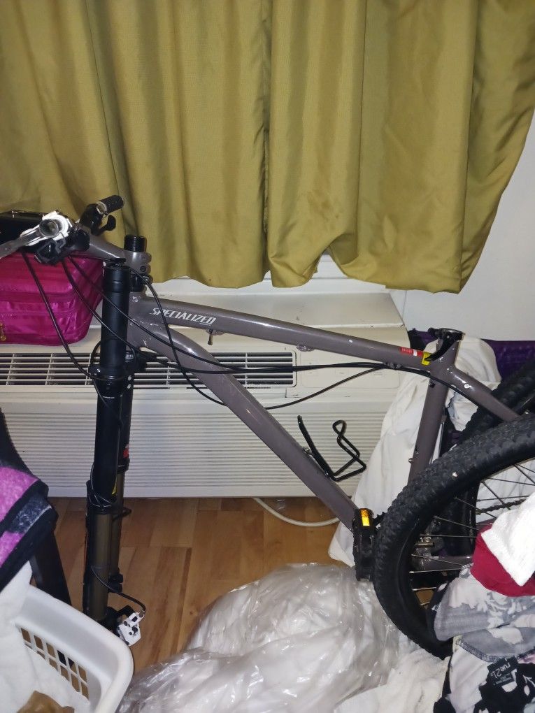 Specialized Rock Hopper With Volcano Front Suspension