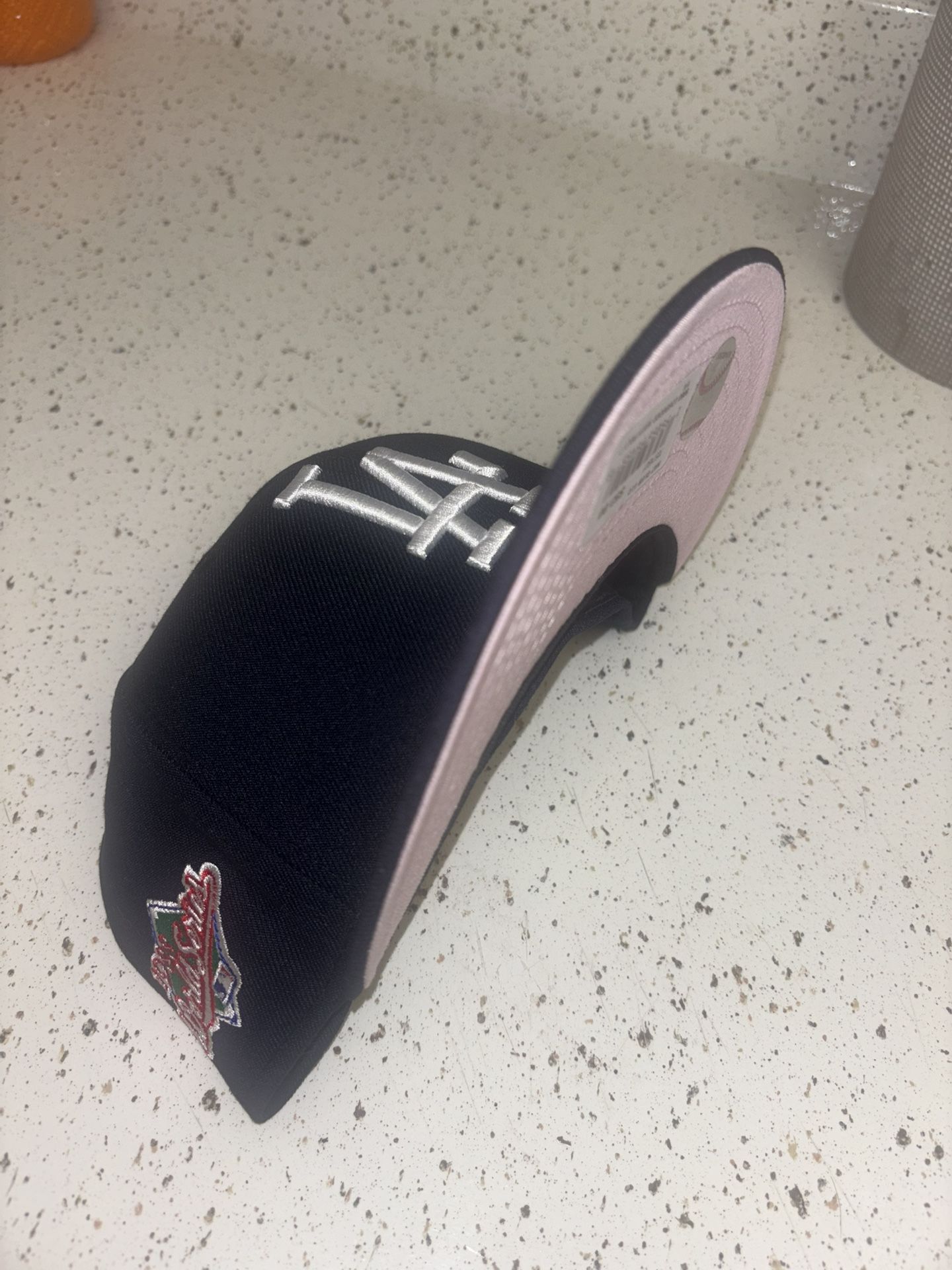 FITTED NAVY/ PINK HAT